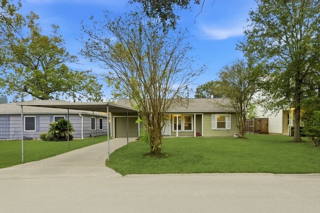 1814 Chantilly Ln in Houston, TX - Building Photo - Building Photo