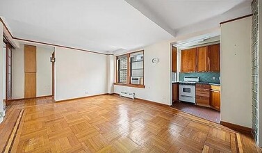 30 W 90th St in New York, NY - Building Photo - Building Photo