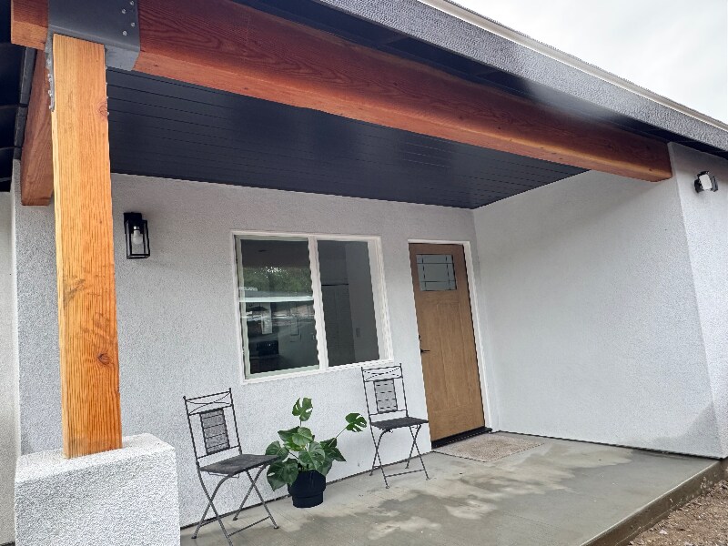 889 W 8th St in Upland, CA - Foto de edificio