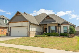 3320 NW 187th Terrace in Edmond, OK - Foto de edificio - Building Photo