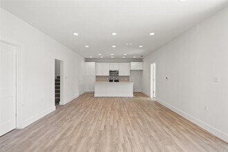 711 Paleface Ranch Rd in Spicewood, TX - Building Photo - Building Photo