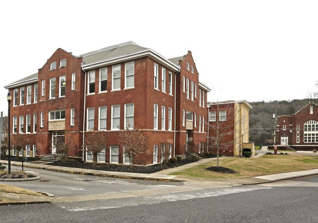 St Elmo in Chattanooga, TN - Foto de edificio - Building Photo