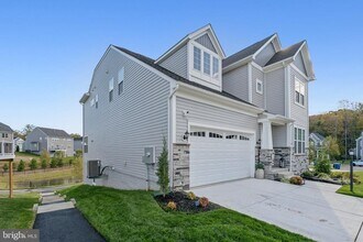 14905 Heather Bloom Dr in Dale City, VA - Building Photo - Building Photo