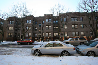 Astoria Apartments in Chicago, IL - Building Photo - Building Photo