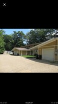 1960 Creston Rd, Unit 2 in Cambridge, OH - Building Photo