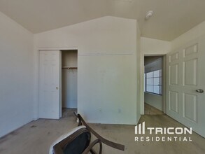 8609 W Chickasaw St in Tolleson, AZ - Building Photo - Building Photo