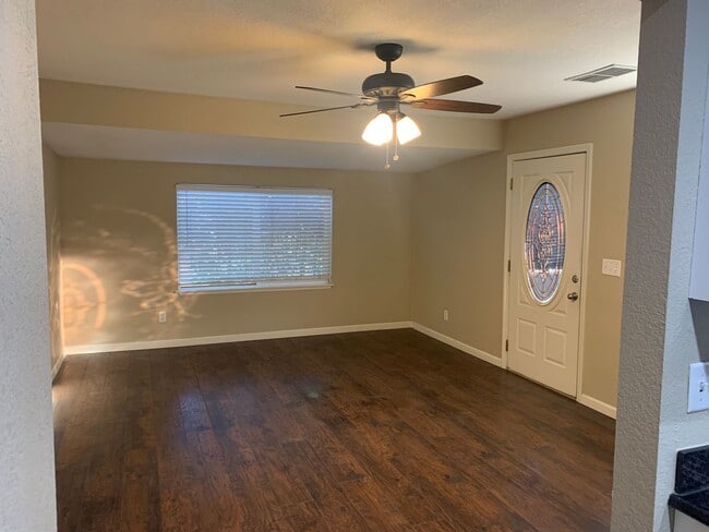 1262 Dainty Ave in Brentwood, CA - Building Photo - Building Photo
