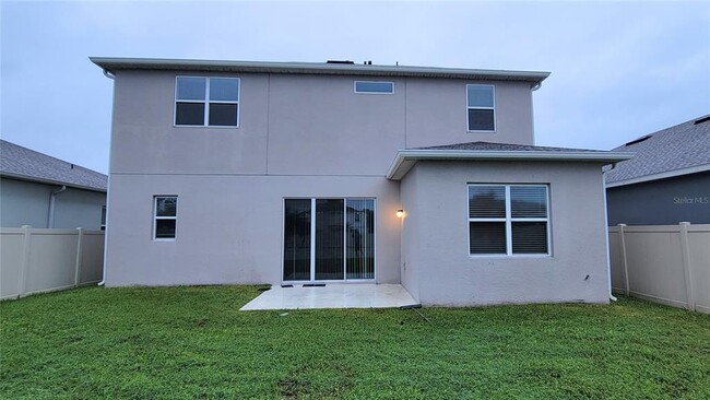 2166 Brillante Dr in St. Cloud, FL - Foto de edificio - Building Photo