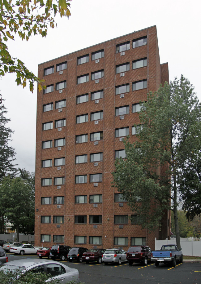 Kimberly Place Apartments in Danbury, CT - Foto de edificio - Building Photo