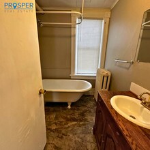 1820 Whipple St in Eau Claire, WI - Building Photo - Building Photo