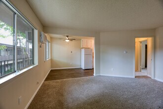 ReNew Arden in Sacramento, CA - Building Photo - Building Photo