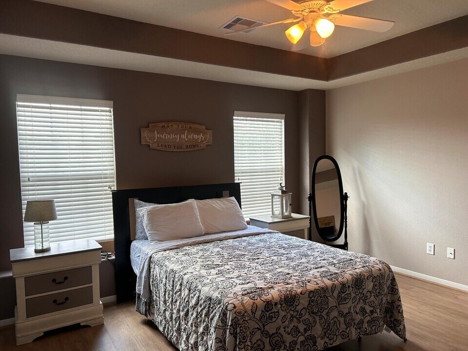 2351 Urban Forest Ct in Spring, TX - Building Photo