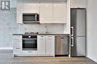 195 McCaul St in Toronto, ON - Building Photo - Building Photo