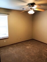 1307 Commerce Dr in Norman, OK - Foto de edificio - Building Photo