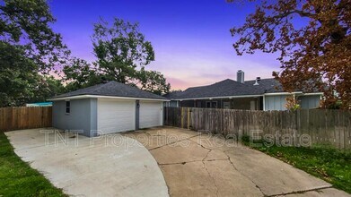 1801 Rosebud Ct in College Station, TX - Building Photo - Building Photo