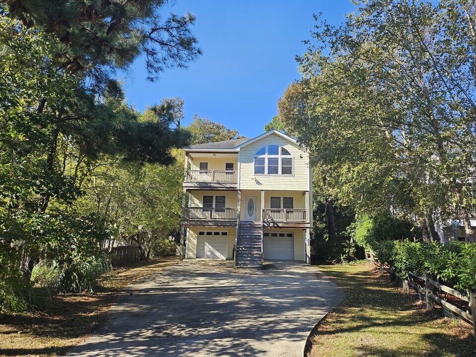 237 Sir Richard E in Kill Devil Hills, NC - Building Photo