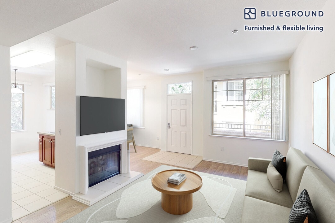 29128 Oak Creek Ln in Agoura Hills, CA - Building Photo