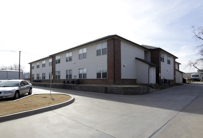 Torrey Place Apartments in Bartlesville, OK - Building Photo - Building Photo