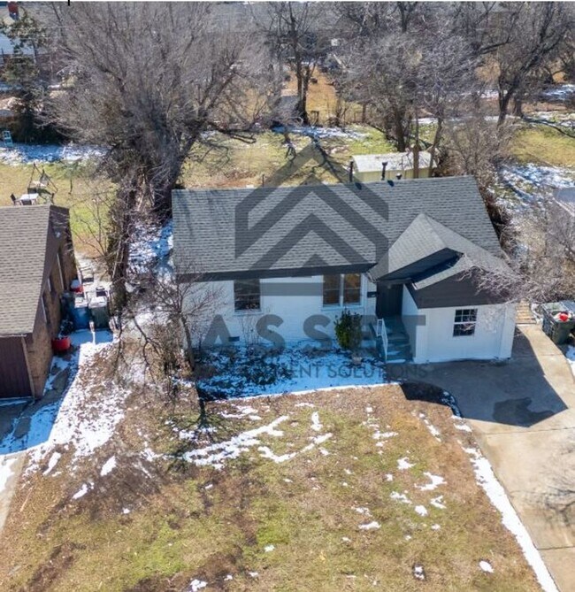 422 E Northrup Dr in Midwest City, OK - Building Photo - Building Photo