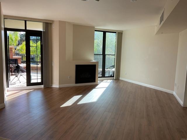 property at 500 W Harbor Dr