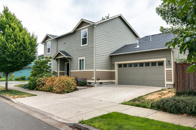 3126 Matt Dr in Eugene, OR - Foto de edificio - Building Photo