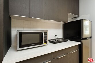 11680 W Ohio Ave in Los Angeles, CA - Building Photo - Building Photo