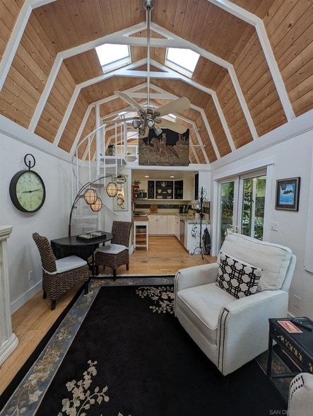 201 N Rios Ave in Solana Beach, CA - Building Photo - Building Photo