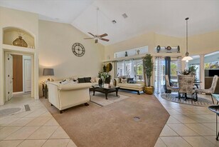 19 Hoffer St in Port Charlotte, FL - Building Photo