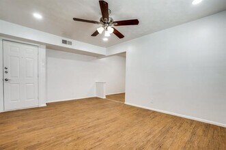 5921 Gaston Ave in Dallas, TX - Building Photo - Building Photo