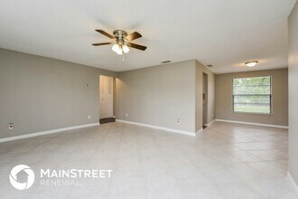 9292 Mooring Cir in Ft. Myers, FL - Building Photo - Building Photo