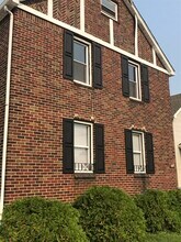 669 Englewood Avenue, Unit #2 in Buffalo, NY - Foto de edificio - Building Photo