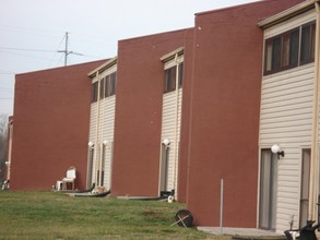 Cross Creek Apartments in Sweetwater, TN - Building Photo - Building Photo