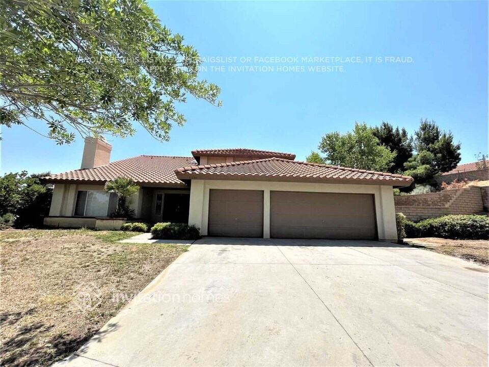 41234 Almond Ave in Palmdale, CA - Building Photo