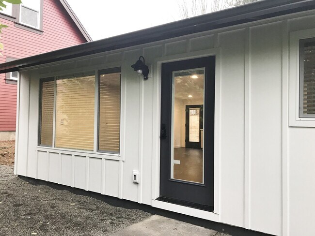 2546-2548-2548 SE 28th Ave in Portland, OR - Building Photo - Building Photo