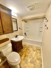 2319 Lewis St in Crestview, FL - Building Photo - Building Photo