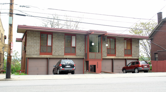 3893 Bigelow Blvd in Pittsburgh, PA - Building Photo - Building Photo