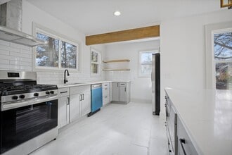 344 Marlboro Rd in Englewood, NJ - Building Photo - Building Photo