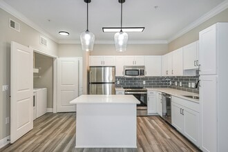 The Village at Lake Lily in Maitland, FL - Building Photo - Building Photo