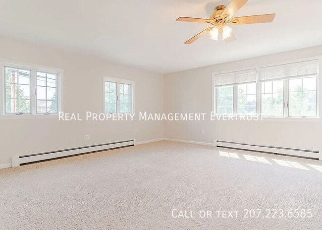 111 Scott Dyer Rd in Cape Elizabeth, ME - Building Photo - Building Photo