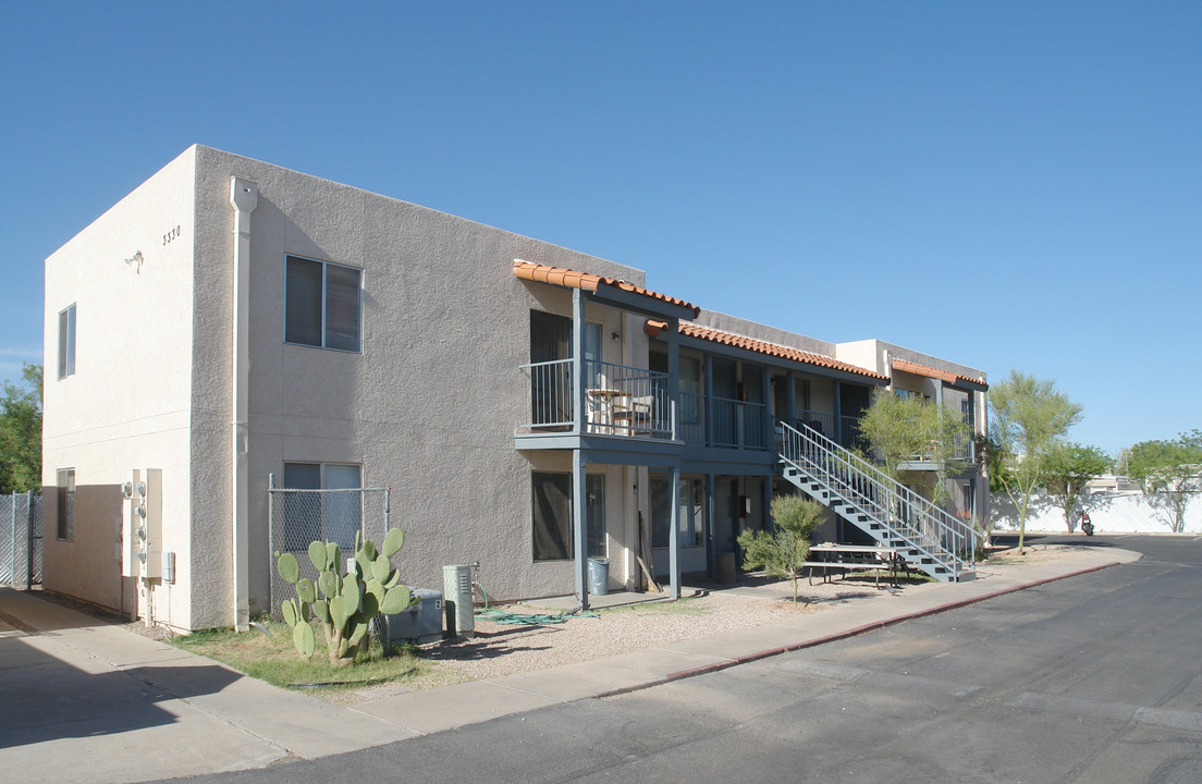 3332 N Los Altos Ave in Tucson, AZ - Foto de edificio