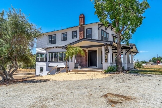 1019 N Main St in Porterville, CA - Building Photo - Building Photo