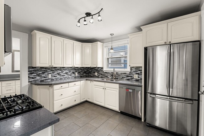 531-535 W Juniper St in San Diego, CA - Building Photo - Building Photo