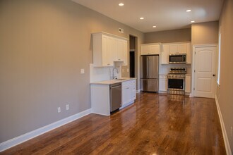 108 Centre St in Haddonfield, NJ - Building Photo - Building Photo