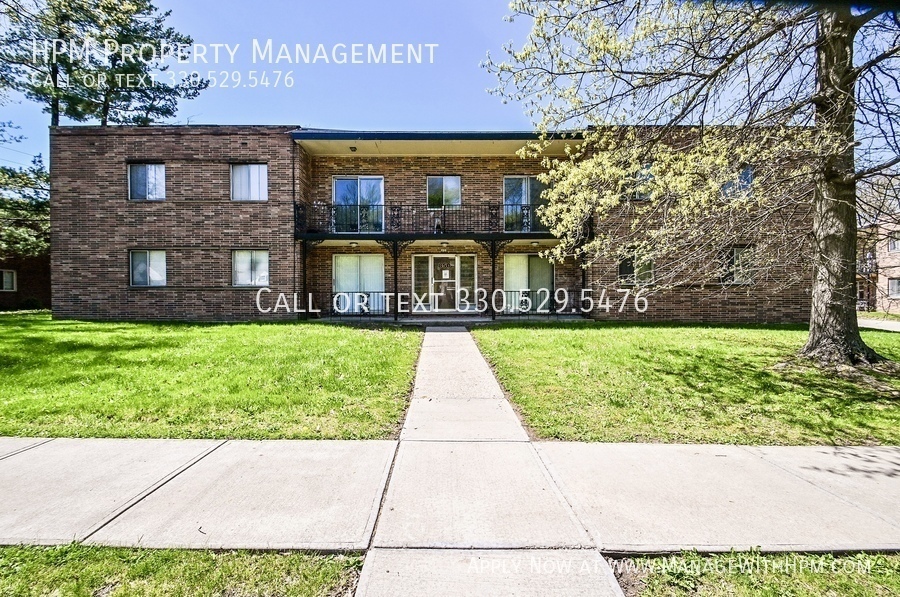 842 S Green Rd in South Euclid, OH - Building Photo