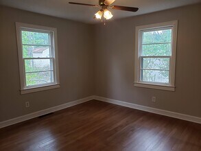 4000 Edwards Rd in Taylors, SC - Foto de edificio - Building Photo