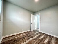 711 SW 5th St photo'