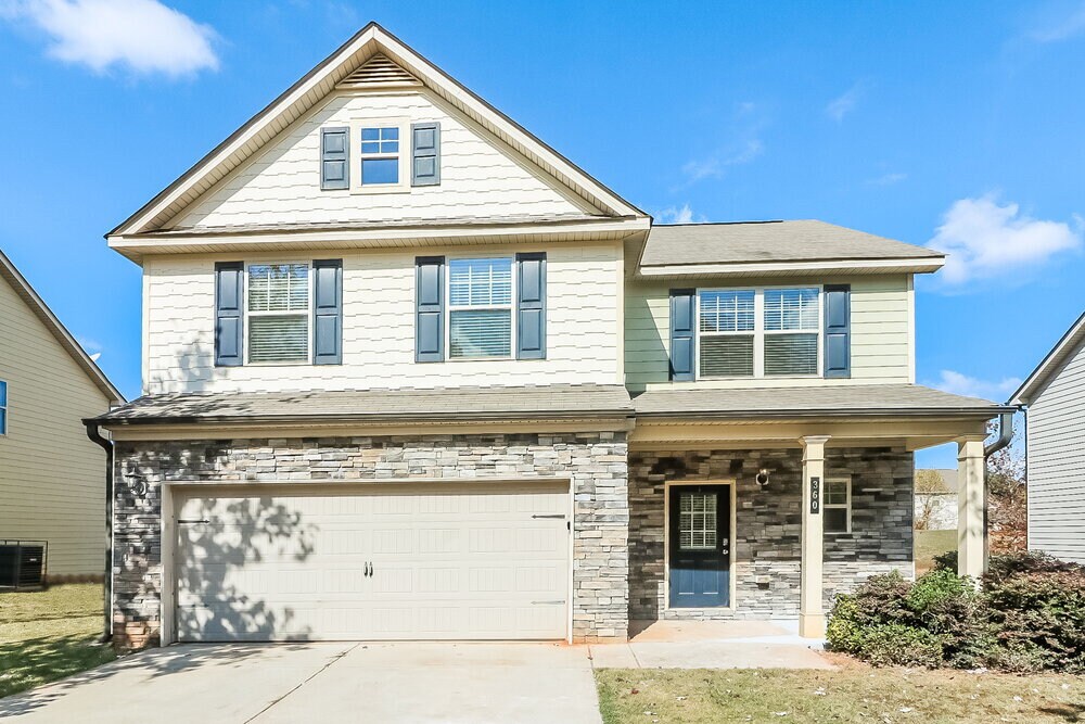 360 Bandelier Cir in Hampton, GA - Building Photo