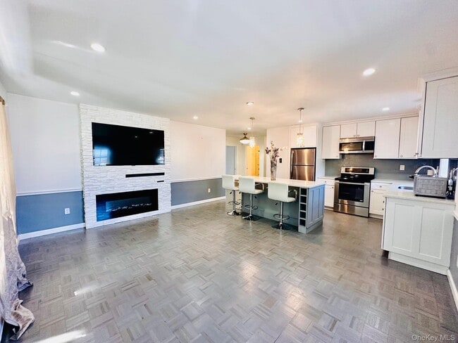 142 N 8th Ave in Mount Vernon, NY - Building Photo - Building Photo