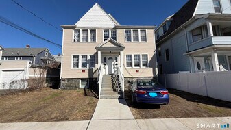 113 Spring St in Bridgeport, CT - Building Photo