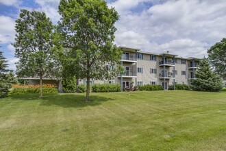 Grays Landing in Hudson, WI - Foto de edificio - Building Photo